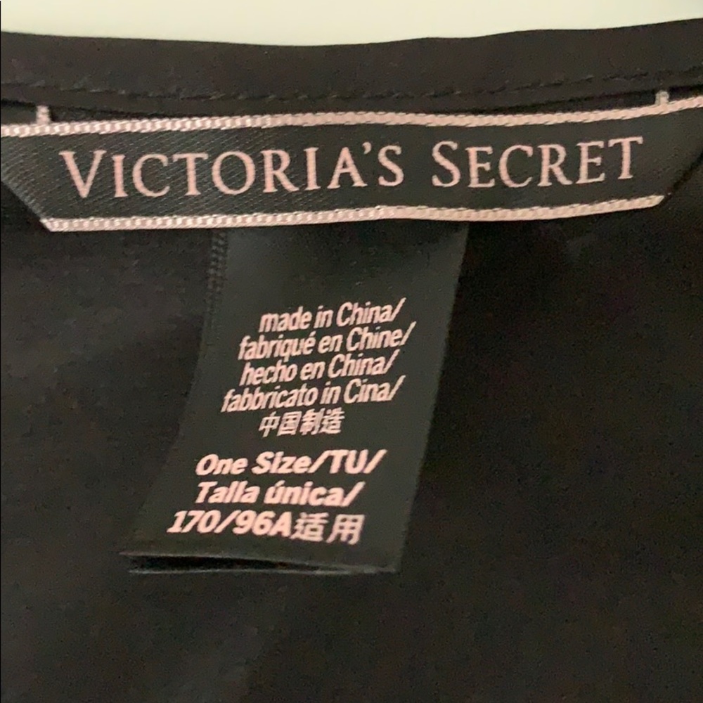 NWOT Victoria’s Secret Robe - Picture 2 of 3
